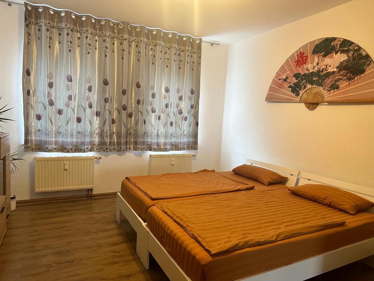 Kaethe-Kollwitz-Strasse 54, F2 Apartment Altenburg Bagian luar foto