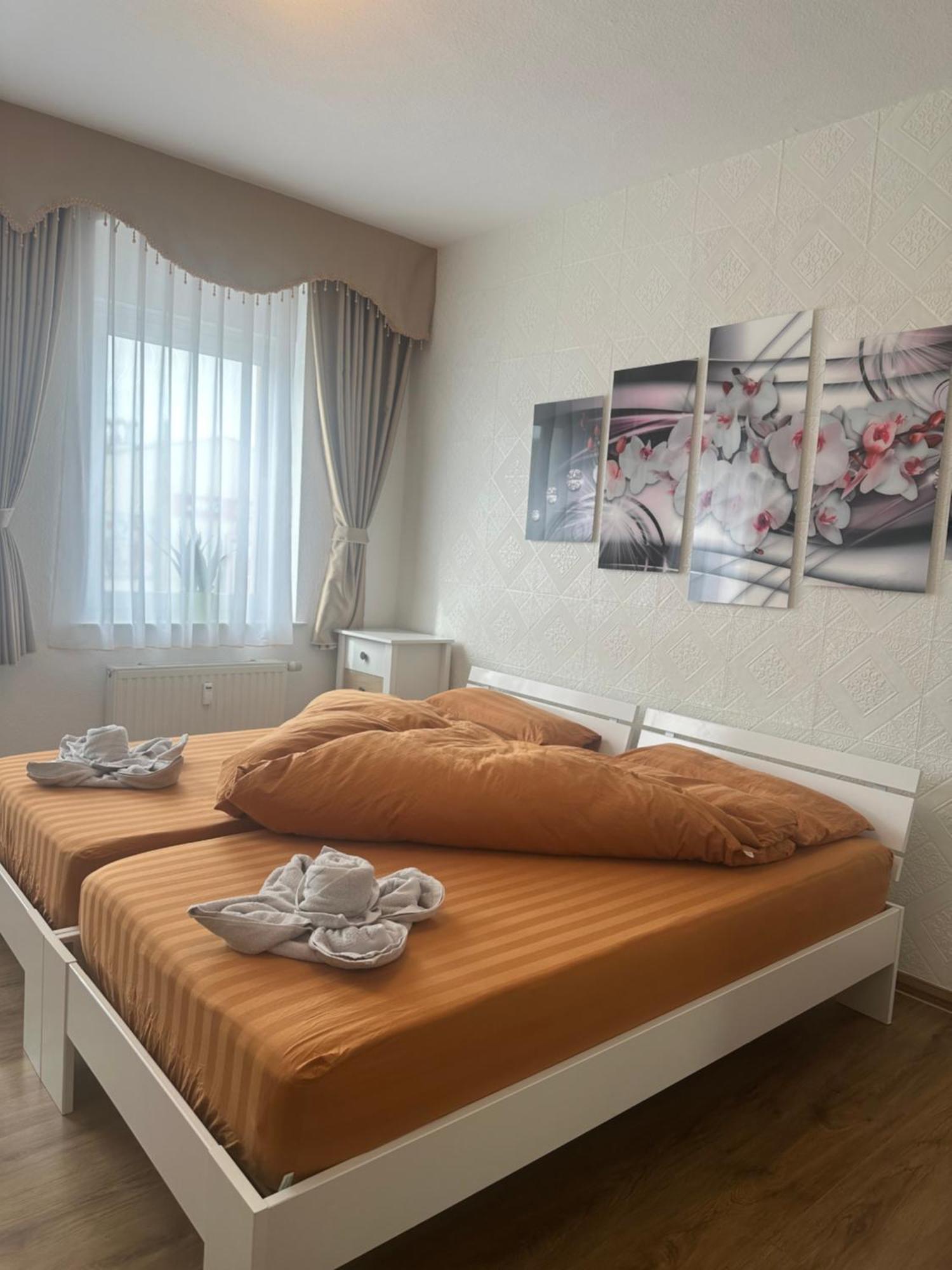 Kaethe-Kollwitz-Strasse 54, F2 Apartment Altenburg Bagian luar foto